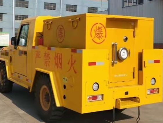 庆城凯龙爆破器材运输车：保障爆破任务的安全运行