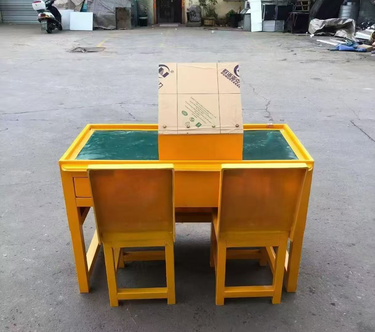 庆城防静电导通桌井下煤矿火工品发放桌：危险品流转的安全守护者